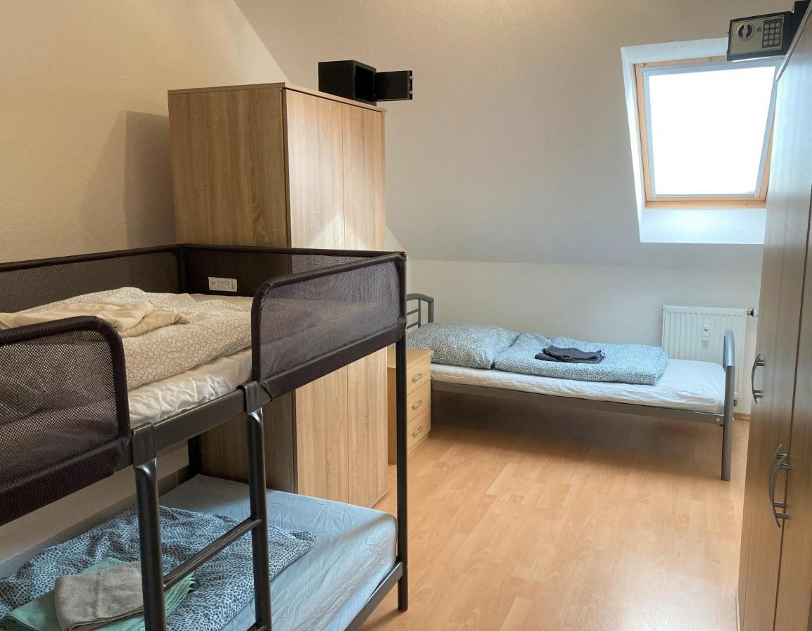 Gaestewohnung 4-Raum Wohnung Fuer 2-8 Personen Zwickau Ngoại thất bức ảnh